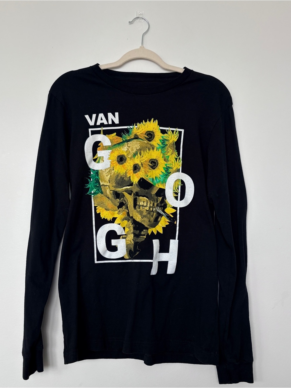 Van Gogh Immersive Long-Sleeve Graphic Tee with Yellow Sunflower Skull Size M